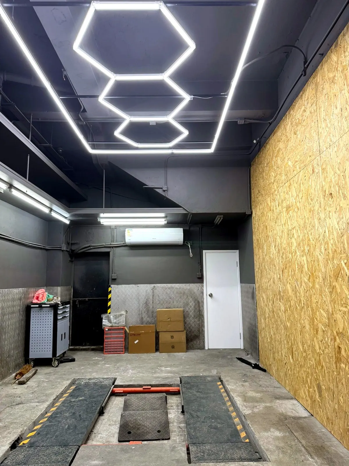 俊泓工程 — 餐廳廚房通風工程實例（煙罩、排煙喉、隔氣槽）
