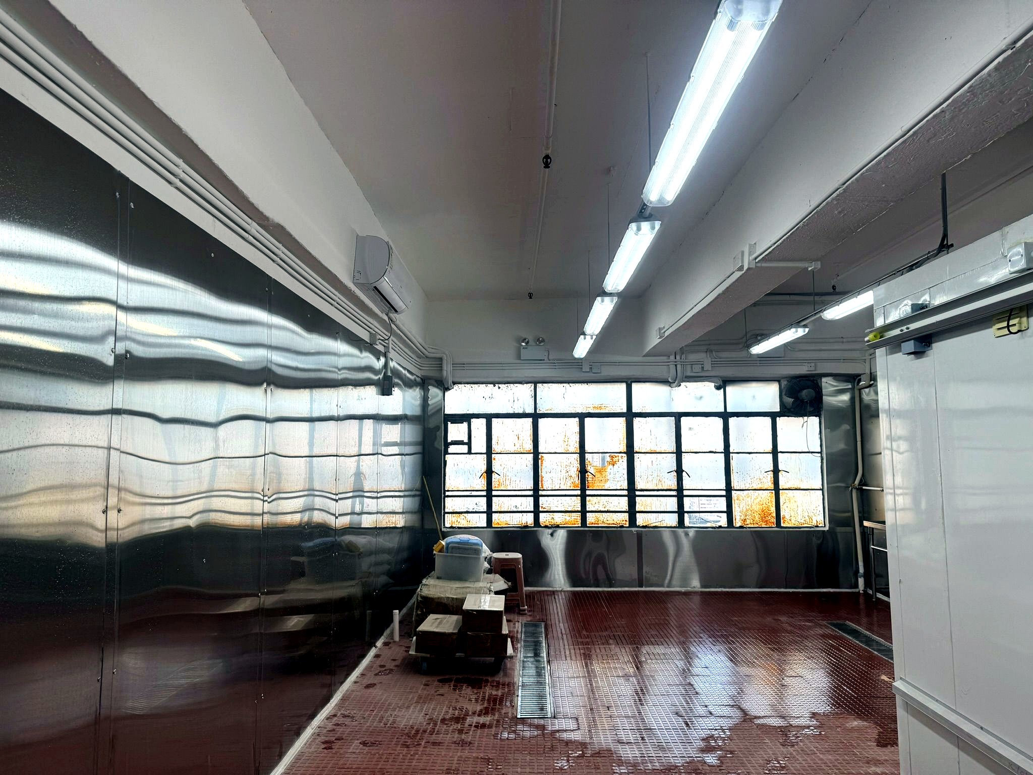 俊泓工程商業設計與工程：食肆、寫字樓、美容、診所
