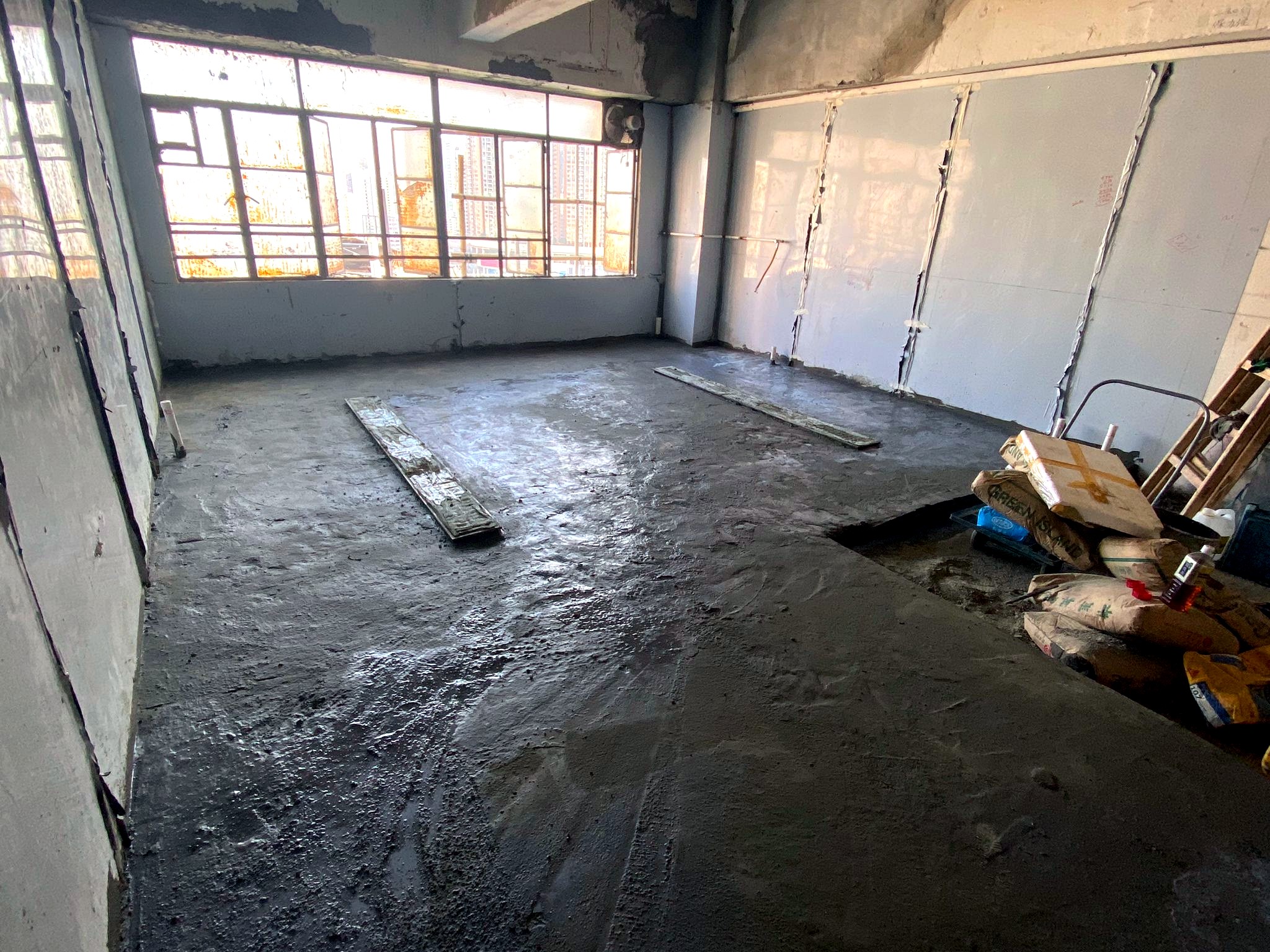 燒掣更換工程現場