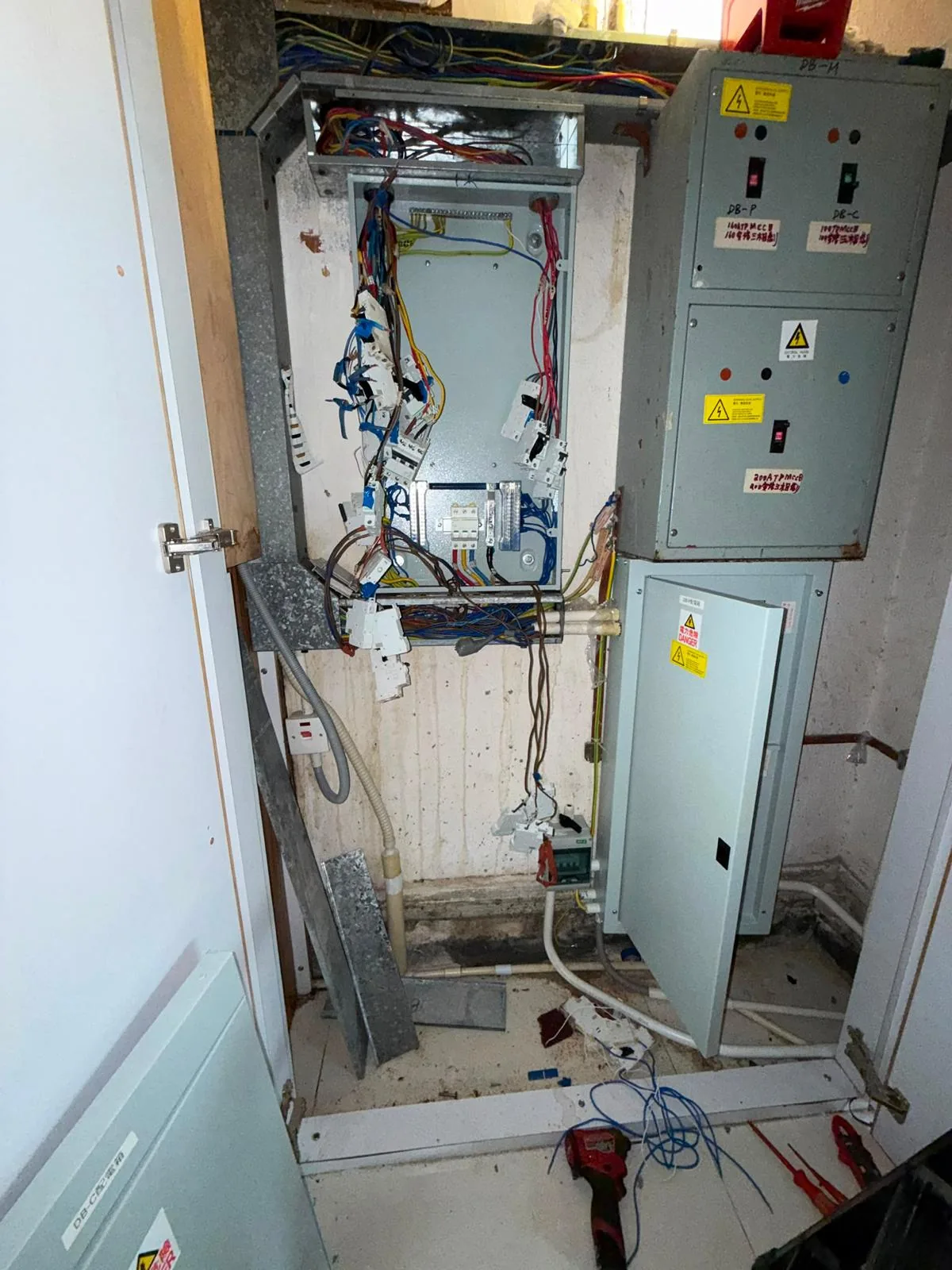 漏水短路起火後受影響配電位置實拍